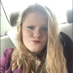 Meet your Posher, Chloe